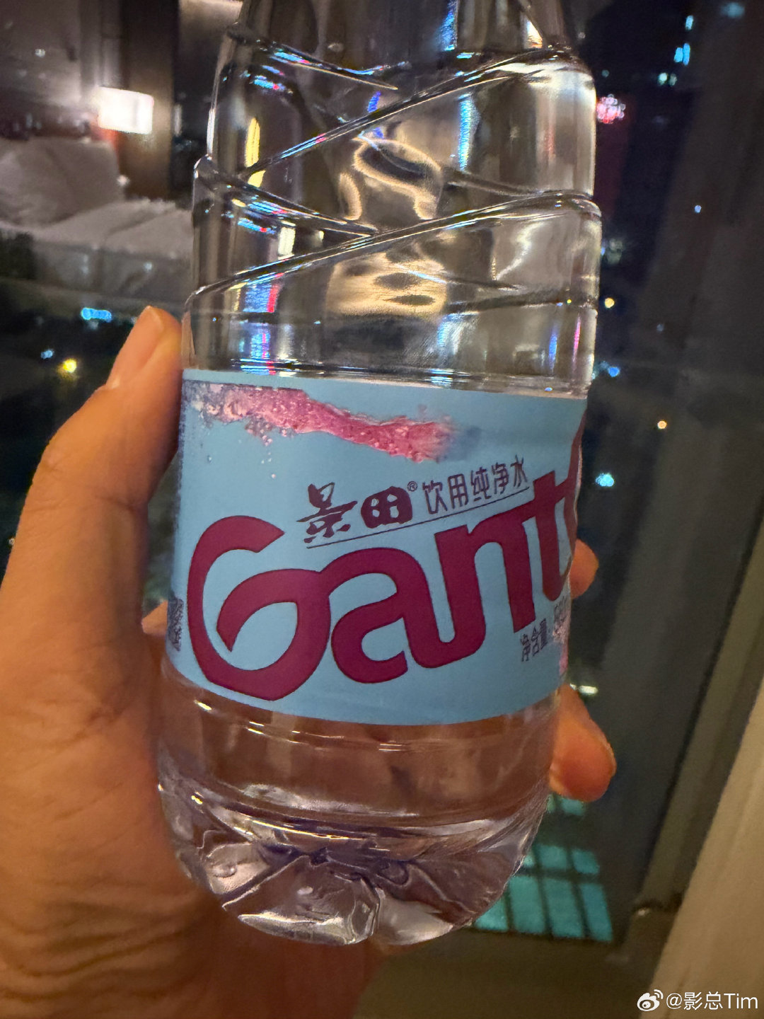 我刚发现酒店的水是景甜[偷笑]​
