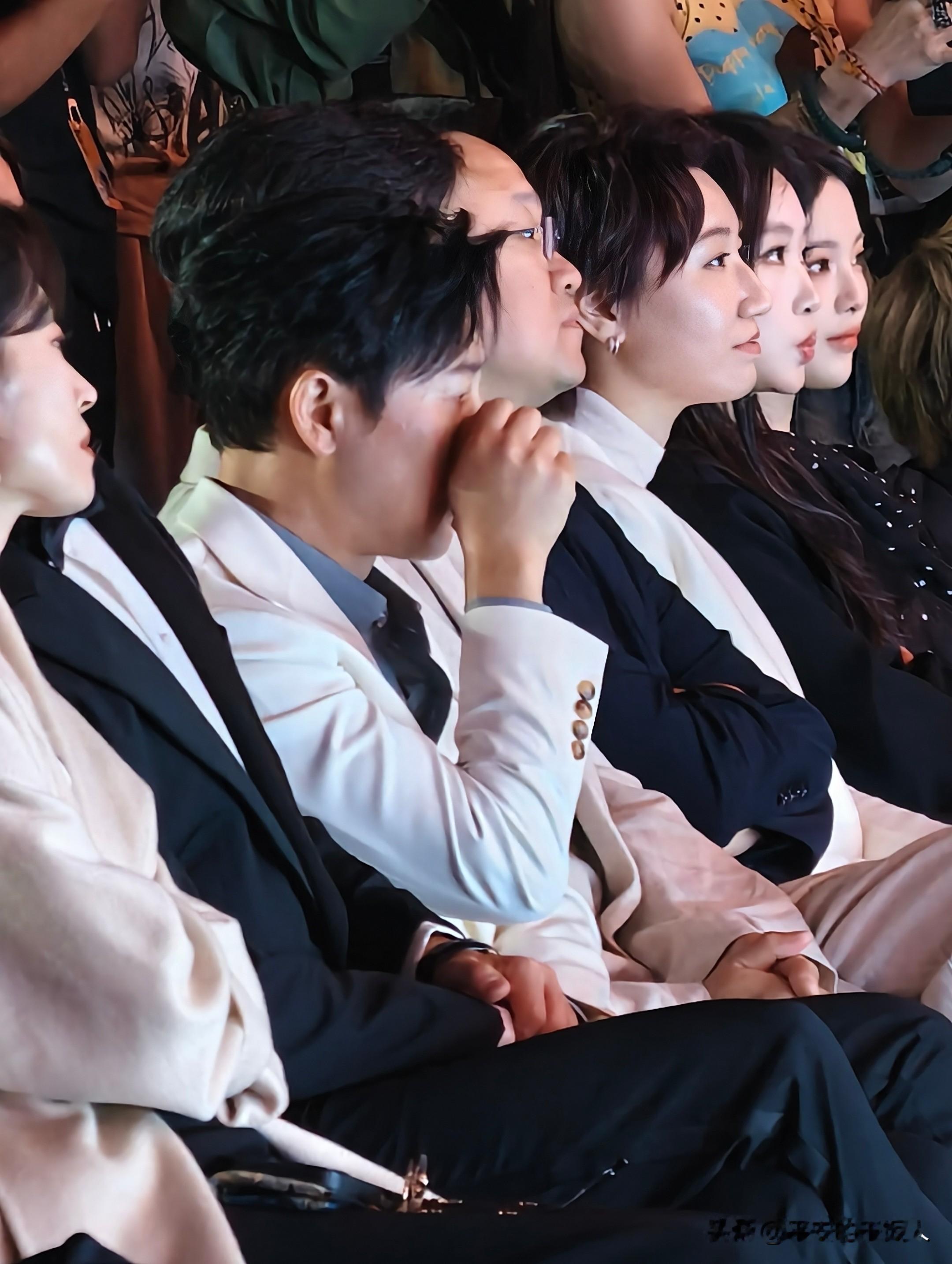 ＃秋季生活打卡季考古张颂文老师微博，老师太可爱了[大笑][赞]@张颂文 [心][心][心]