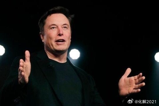 美国开始提速现代战争人工智能、信息化国防战略新布局！
方显示战争的现代形态方式发生了根本的变化！
#凤凰新闻#【马斯克重回特朗普政府，还被授予大权，要主导一项重大布局】近日，美国防长赫格塞思一天里摆出两个新摊子。据看看新闻报道，一个是“子午线计划”，由马斯克等人牵头，琢磨往后几十年仗 ​