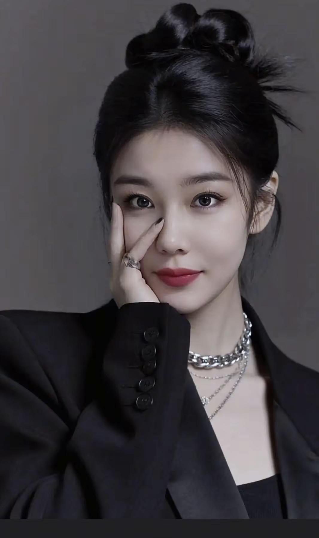 <p>时尚穿搭时尚穿搭时尚 酷酷的小姐姐 气场全开 <!--{img...