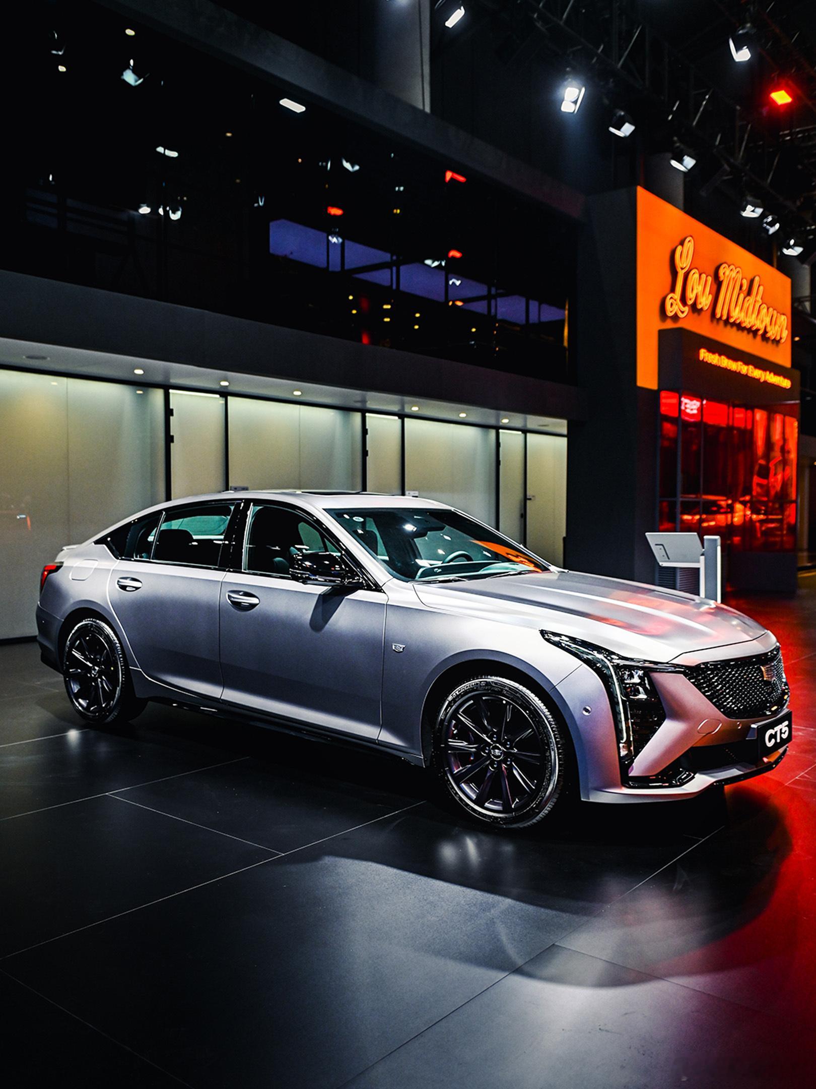 凯迪拉克首款全路况超级辅助驾驶混动SUV
全新XT5 PHEV，正式亮相
实路为证，进阶而来
Momenta R7世界模型辅助驾驶
上市即交付
更有CT5的赛道基因
凯威德的旗舰气场
以及家族主力阵容的先锋底蕴
智电、性能、豪华，三种诉求
同在凯迪拉克
更多互动区域邀你现场解锁
评论区参与互动赢公众日门票

📍展 ​