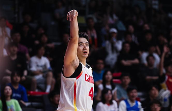 今天中国男篮连块遮羞布都没有了。  中国男篮二番战乌拉圭男篮，全队的发...