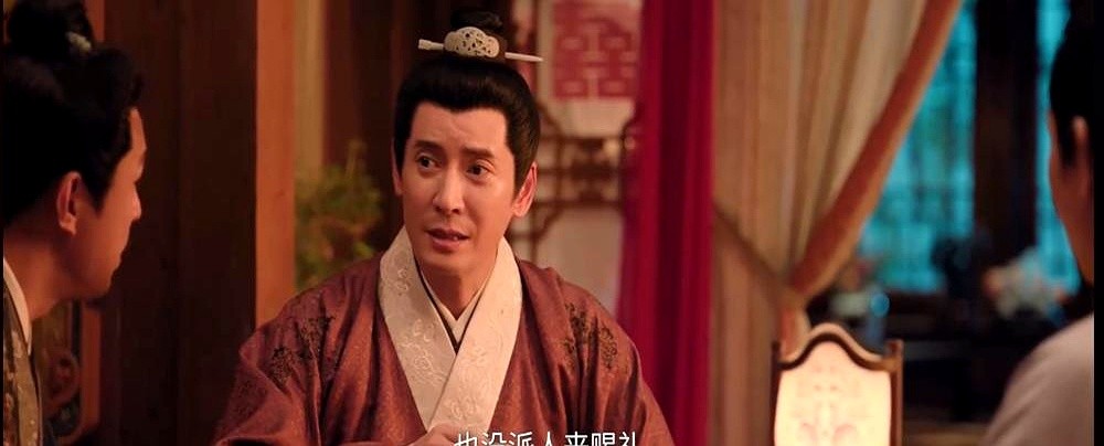 内娱吻戏已经卷到这种地步了？一张写满14个动作的接吻说明书直接塞到演员手里。

没有借位，全是真亲。丁禹兮和邓恩熙在镜头前，按着导演的剧本，一步步把捋头发、对视、落泪、亲额头、亲睫毛、搂腰做到极致。两人呼吸心跳都要踩在同一个节奏上。

这场戏拍完，邓恩熙连戏外互动都顺手加了十指相扣。前几天直播陪看正