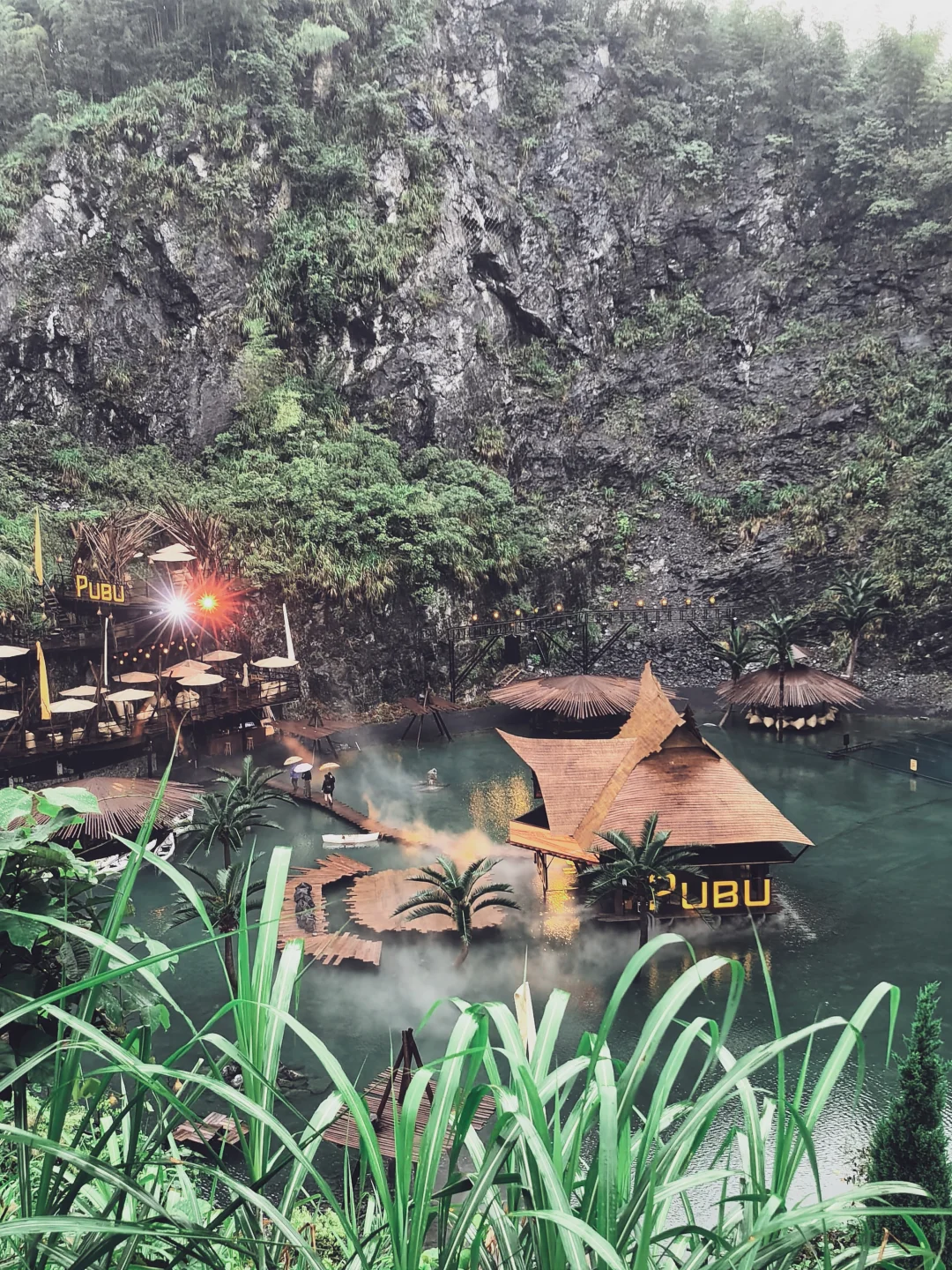 下雨天，建议你来安吉矿山上的咖啡馆看风景