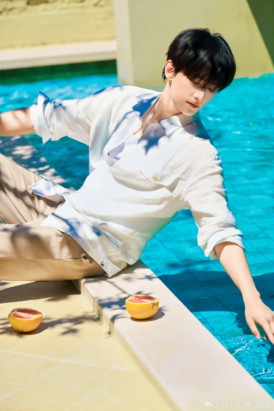 #杨洋0909生日快乐# yy#杨洋# 

春日的风中含着清香，心上的少年俊郎无双。​