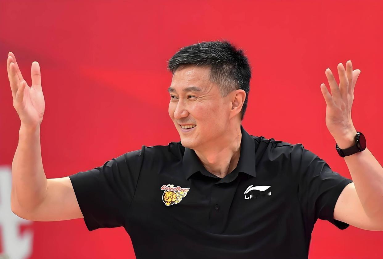 轰然崩塌！广东男篮战绩断崖跌落根源曝光，夺冠美梦彻底落空