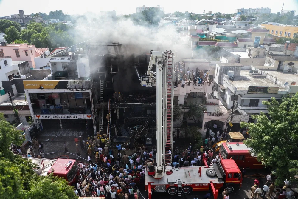 印度北部一栋建筑发生火灾，14人死亡