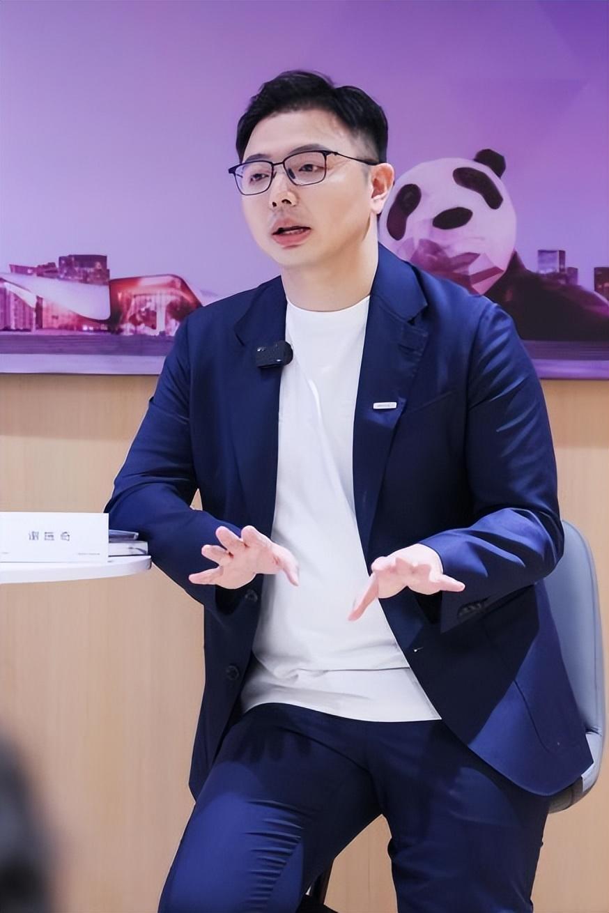 电车时代|奥迪、宝马谁是公路之王