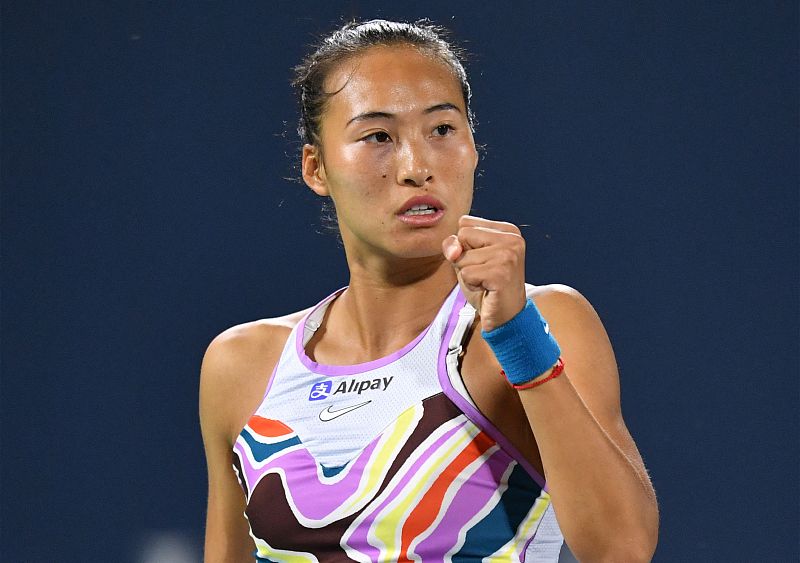 美网2-1复仇普丁塞娃！郑钦文晋级32强，赛场判罚争议引热议

美国 郑钦文 网球 体育热点 北京时间9月4日凌晨，美网女单第二轮，中国金花郑钦文以6-4、2-6、6-1击败哈萨克斯坦选手普丁塞娃，职业生涯首胜这位&