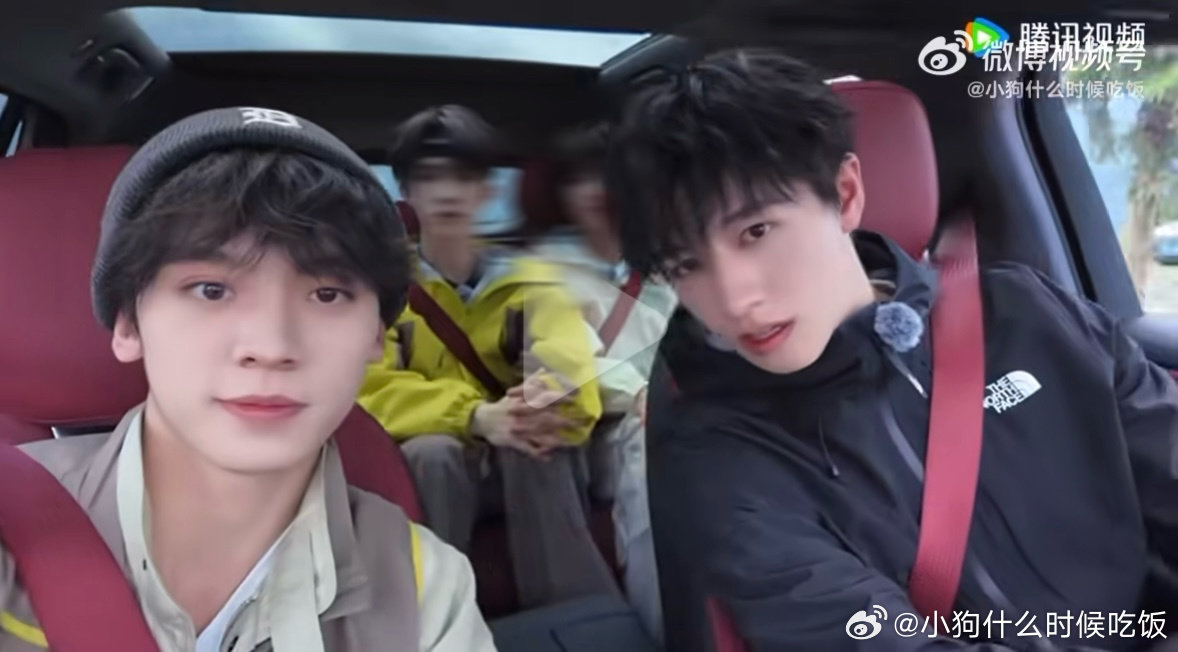 meandmybro我们全部都坐进了ddbackseat
但是这个理想和现实怎么好像还有点子差距？ ​