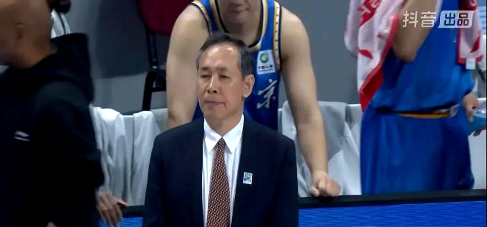 CBA季后赛四强，竟然有三个队的主教练是辽宁人。    这事儿真不是巧...