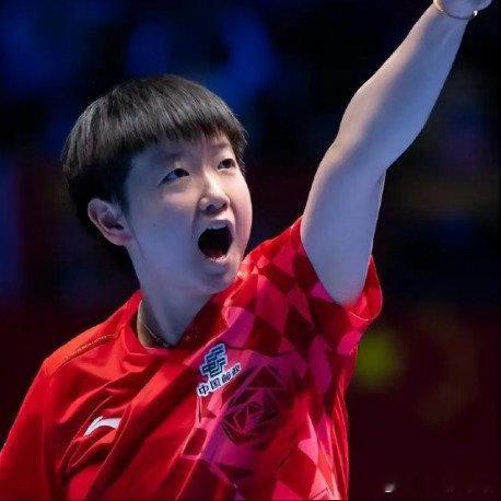 国际乒联最新世界排名出炉，孙颖莎再度夺回女单世界第一宝座

#孙颖莎再夺女单世排第1# 冲上热搜TOP4、体育TOP1，话题阅读量758.4万，2120条网友参与讨论。北京时间8月24日，国际乒联更新2026年第35周世界排名，女子单打榜单迎来大家熟悉的格局，孙颖莎重回世界第一位，王曼昱紧随其后位列世界第二。
 ​