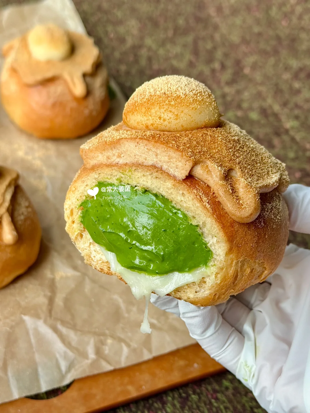 浓抹茶豆乳麻薯冰面包🍵一口给我香迷糊！🤤