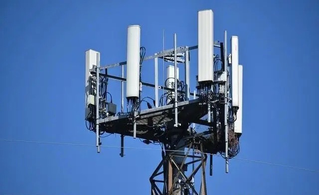 全球十大通信设备企业
 
1. 华为 Huawei（中国·深圳）
全球通信基础设施龙头，全栈ICT解决方案提供商。5G基站、核心网、光通信设备技术实力顶尖，拥有海量通信基础专利。产品覆盖移动接入、传输网络、数据中心、政企网络，自研基站芯片、射频、操作系统，业务覆盖170多个国家，服务全球30亿人口，同时 ​