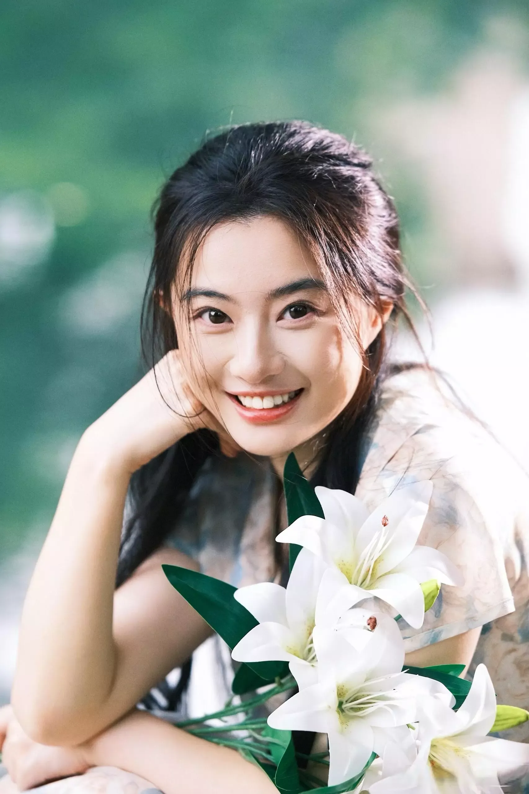 浙江校花， 精神又干练 倾国倾城，美得沉鱼落雁，闭月羞花