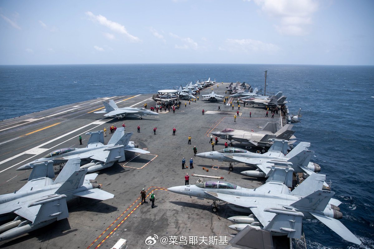 美国海军“华盛顿”号航空母舰已经抵达中央司令部的任务区域，接替劳累过度的“林肯”号。
也就是厕所坏了两个还是三个的区别。 ​