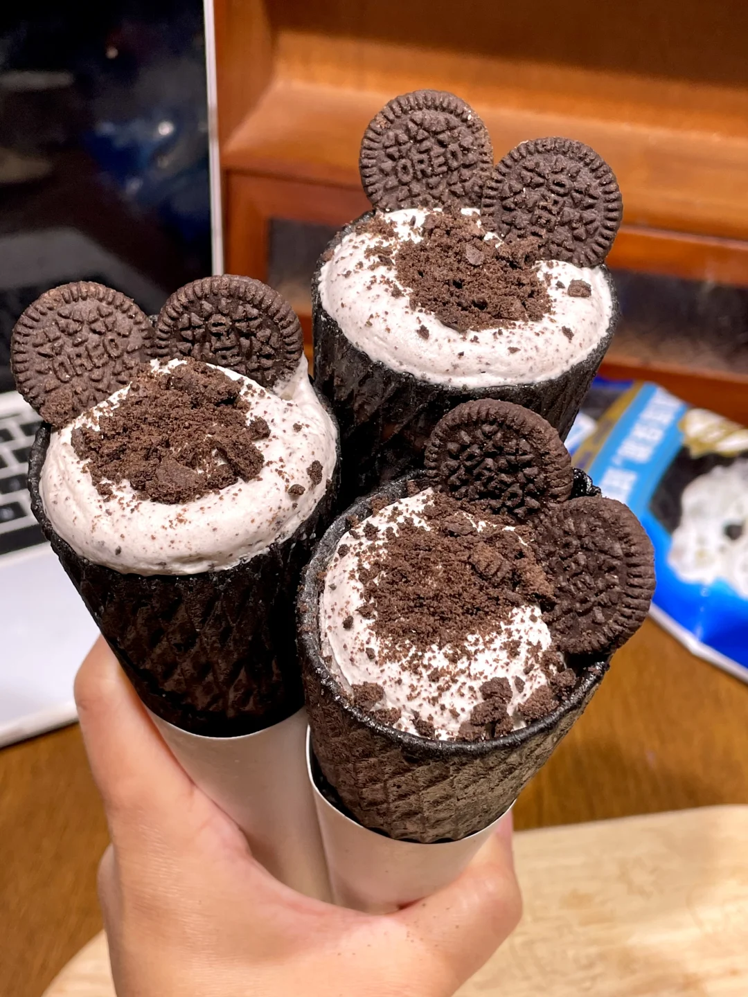 要命！一支雪糕而已怎么这么勾人hun。。。。。