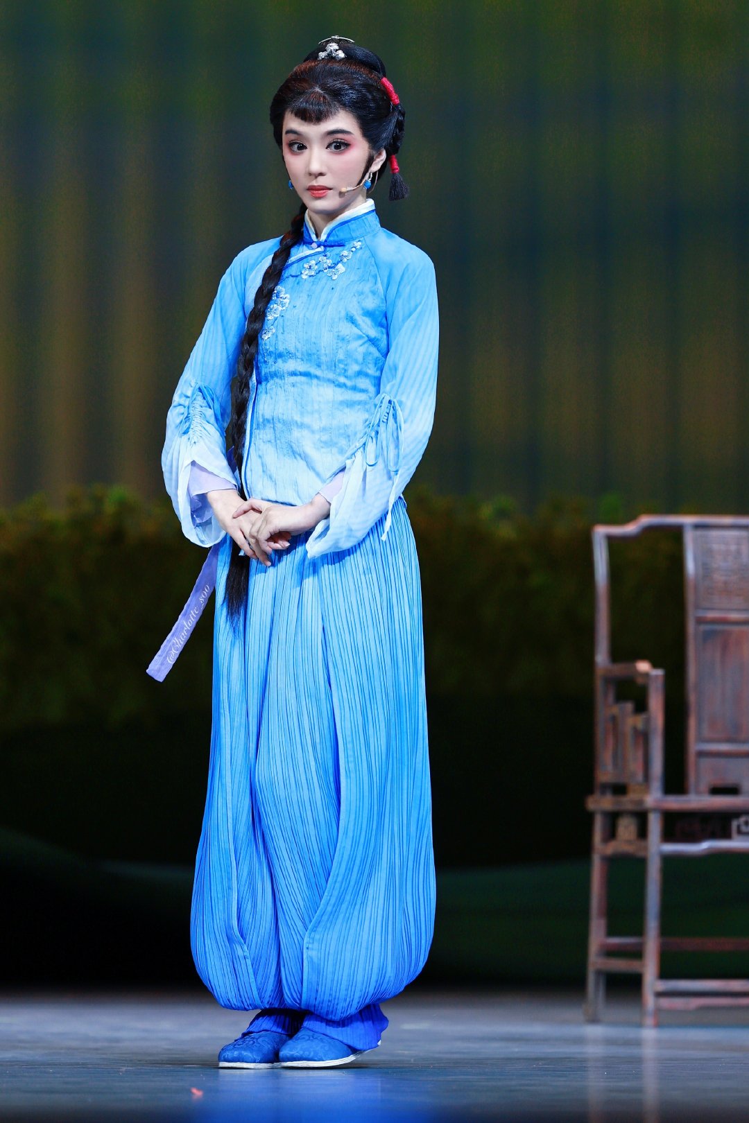 #李云霄[超话]##李云霄平安喜乐# lyx#李云霄戏永一# 

李云霄说：“都说女人如水，她似无形却有形，可以像大海一样包罗万象，可以像清泉一样沁人心脾，也可以像瀑布一样直接有力。如何通过塑造不同的女性角色，彰显不同的女性力量，一直是我的思考。” ​