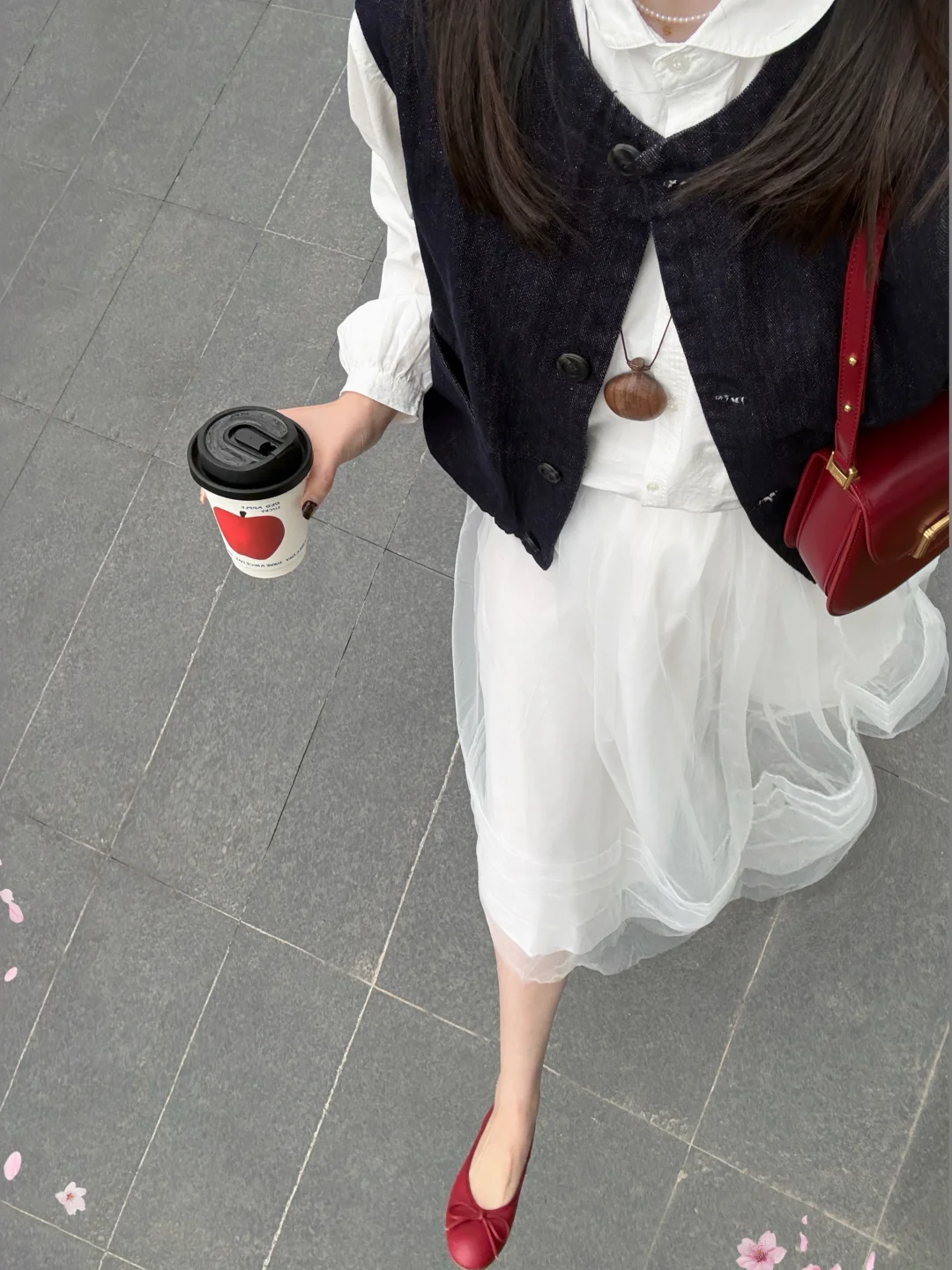 打工人早春舒适通勤🍎穿个白月光小纱裙🤍～