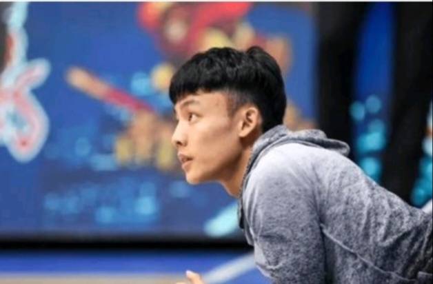 北京时间今天凌晨传来广东男篮徐杰在洛杉矶特训的最新消息，此前网传徐杰在德鲁联赛的