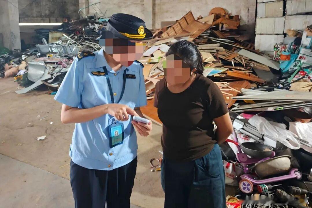 #环保要闻# 为严防废电器非法回收拆解带来的环境污染风险，严厉打击废电器非法回收拆解行为，近期，万江街道开展打击废旧家电非法拆解专项排查行动，共排查涉再生资源回收、家电销售等企业35家。详情： ​