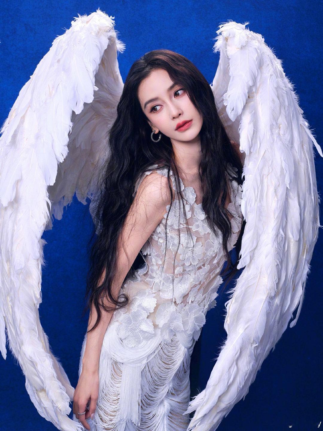 #angelababy[超话]# [兔子]#angelababy#0

姐姐  文案甜还是我甜啊૮₍ ⸝⸝•֊•⸝⸝ ₎ა

​