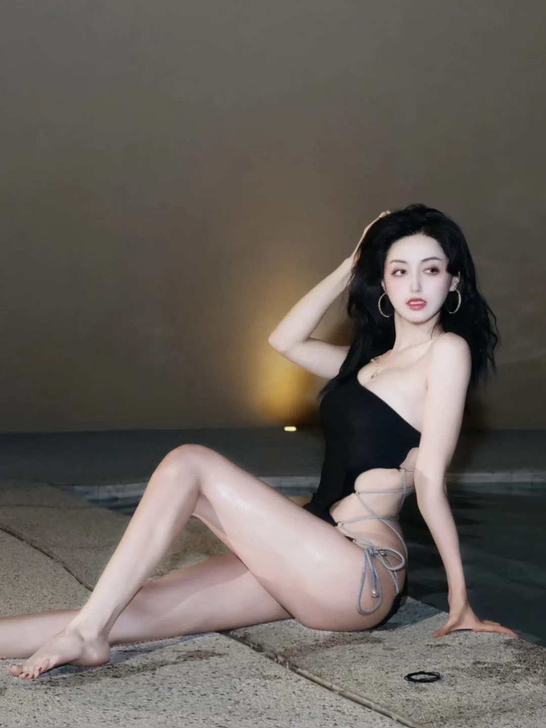 夜景人鱼 🧜🏻‍♀️ 暗里着迷