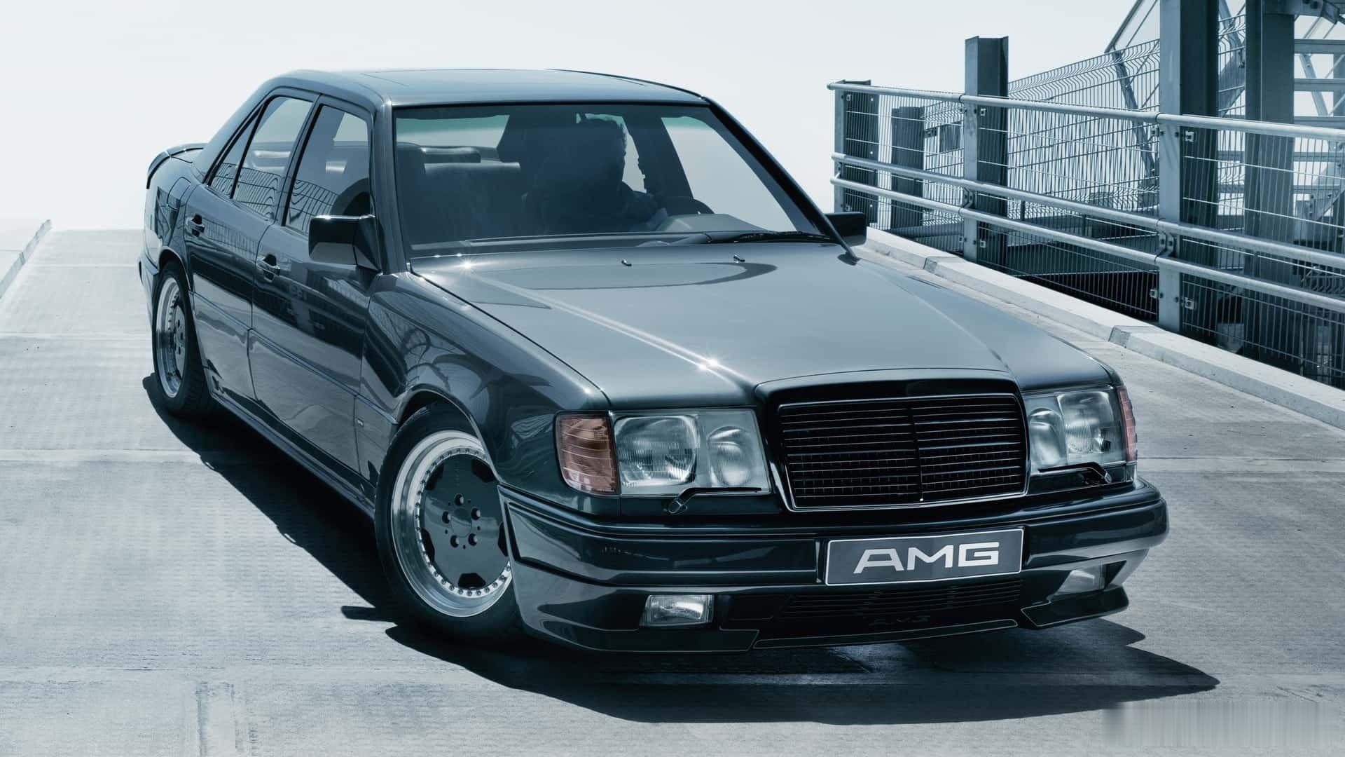 HWA用W201的底子复刻190 E 2.5-16 Evo II ，M276的V6，调出450马力 550牛米，6速手动变速，干式油底壳。85万欧元，限量100台，名叫HWA EVO。

接下来要对W124下手了 ，AMG Hammer有望复刻。#奔驰号外# 

HWA和AMG都有共同的创始人，现在比AMG更像一个燃油时代的AMG ​