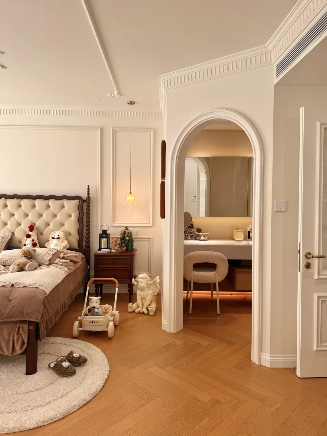 圣诞小屋✨我好像对这个卧室百看不腻～