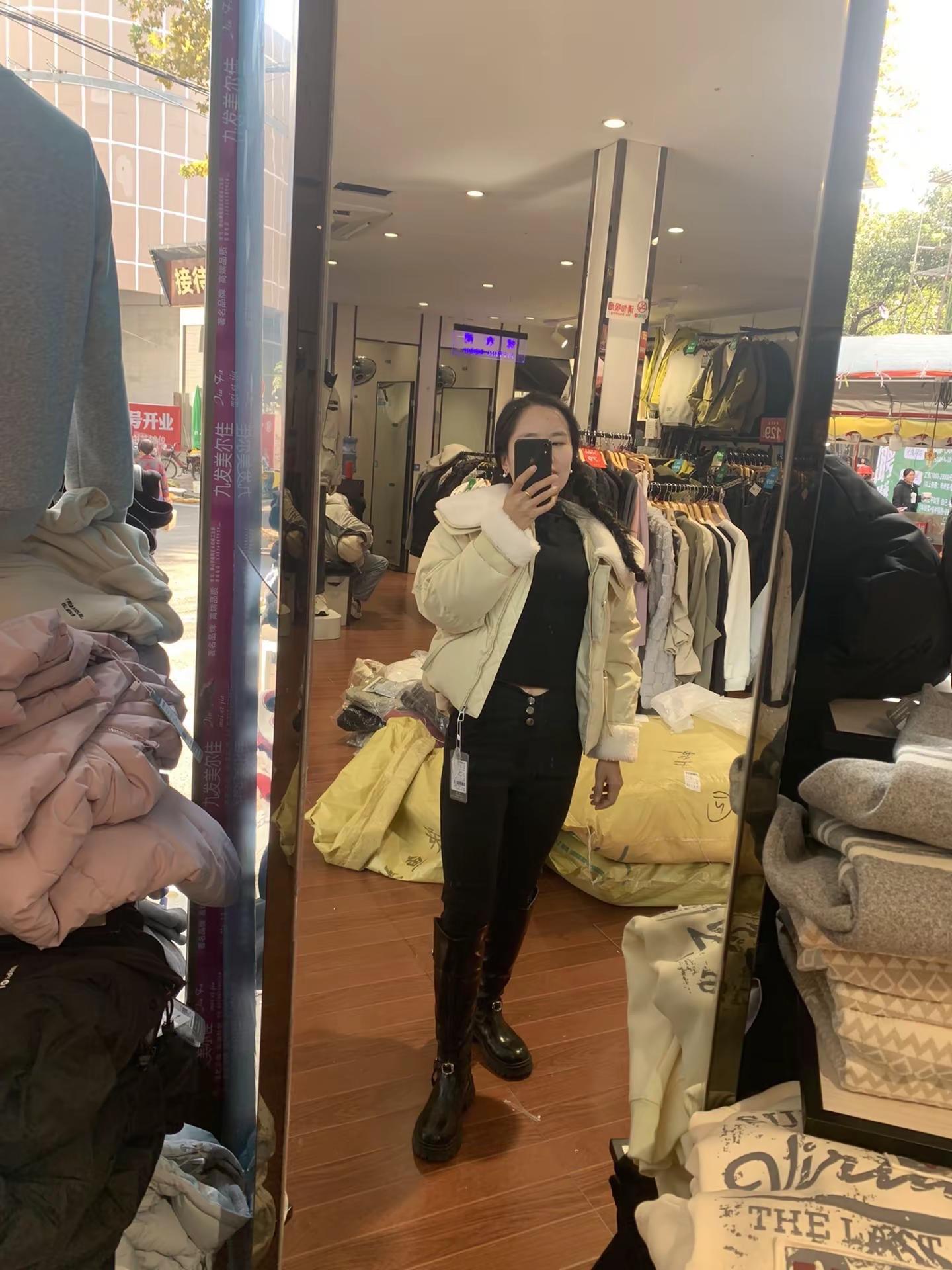 原相机拍摄，今天真好看，很称肤色的一款衣服