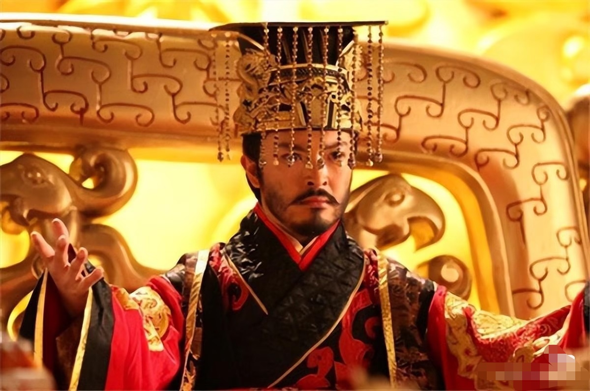 中国历史上，唯一一个亲自领兵翻越祁连山、踏通西域的中原皇帝，是隋炀帝杨广。
 
这话听着是不是格外反常识？
毕竟在多数人的固有印象里，他就是弑父烝母、修运河只为下扬州赏琼花的亡国暴君，“昏聩无道”这四个字，焊在他身上整整一千四百年。
 
可真扒开正史细节就会发现：他的骂名，一半是改朝换代的后世抹黑，