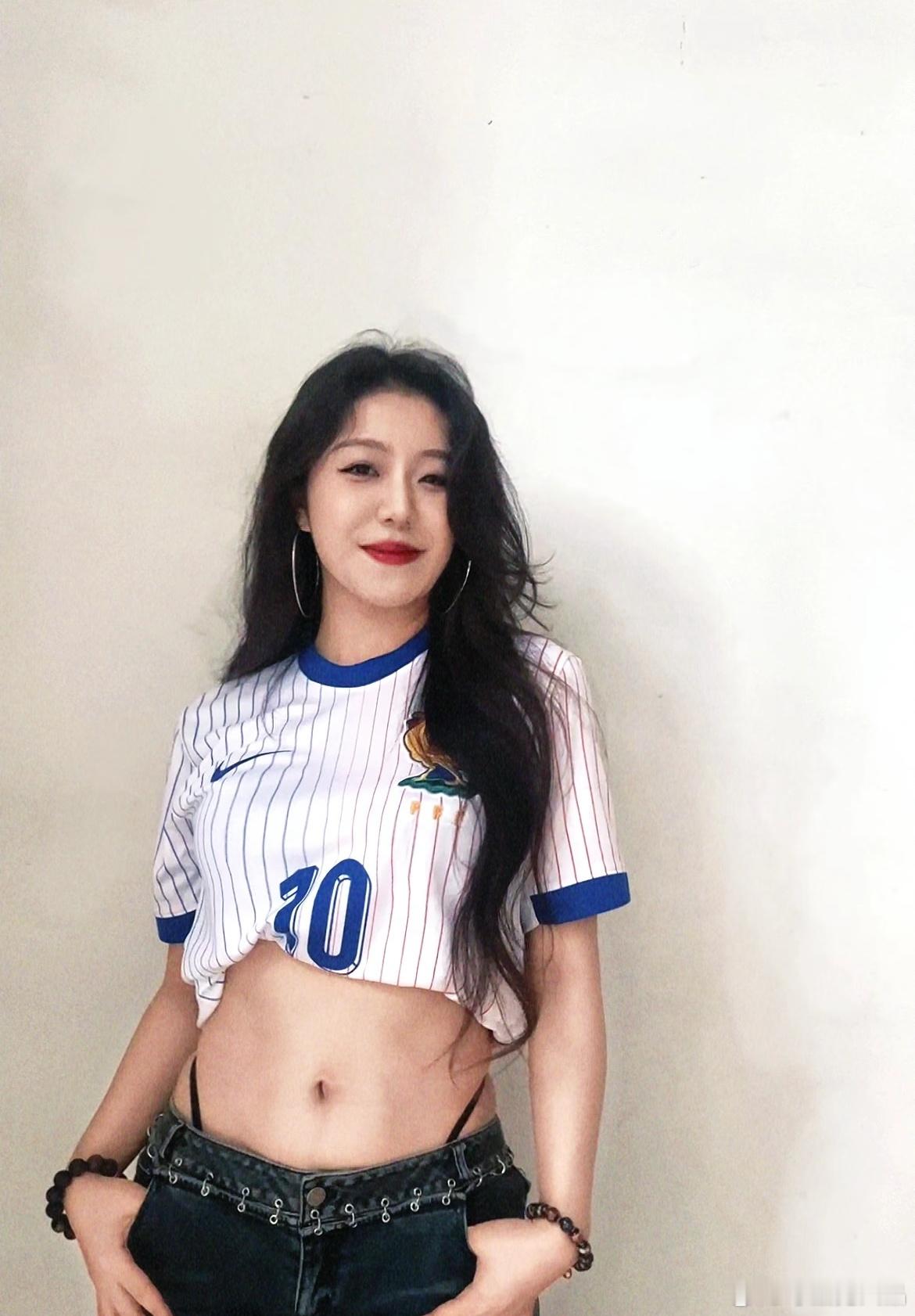 ⚽先上车！🏀在家里，自领！  联赛：欧洲预选 002球队：：让胜比分...