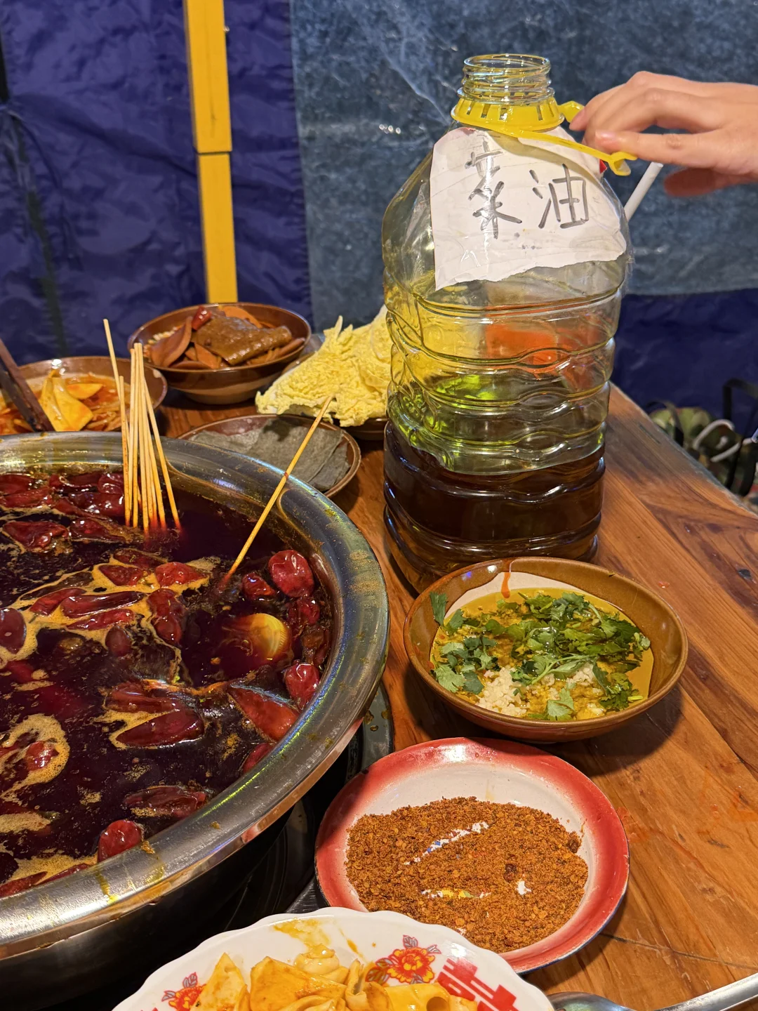 拜见成都牛b菜油火锅大王……