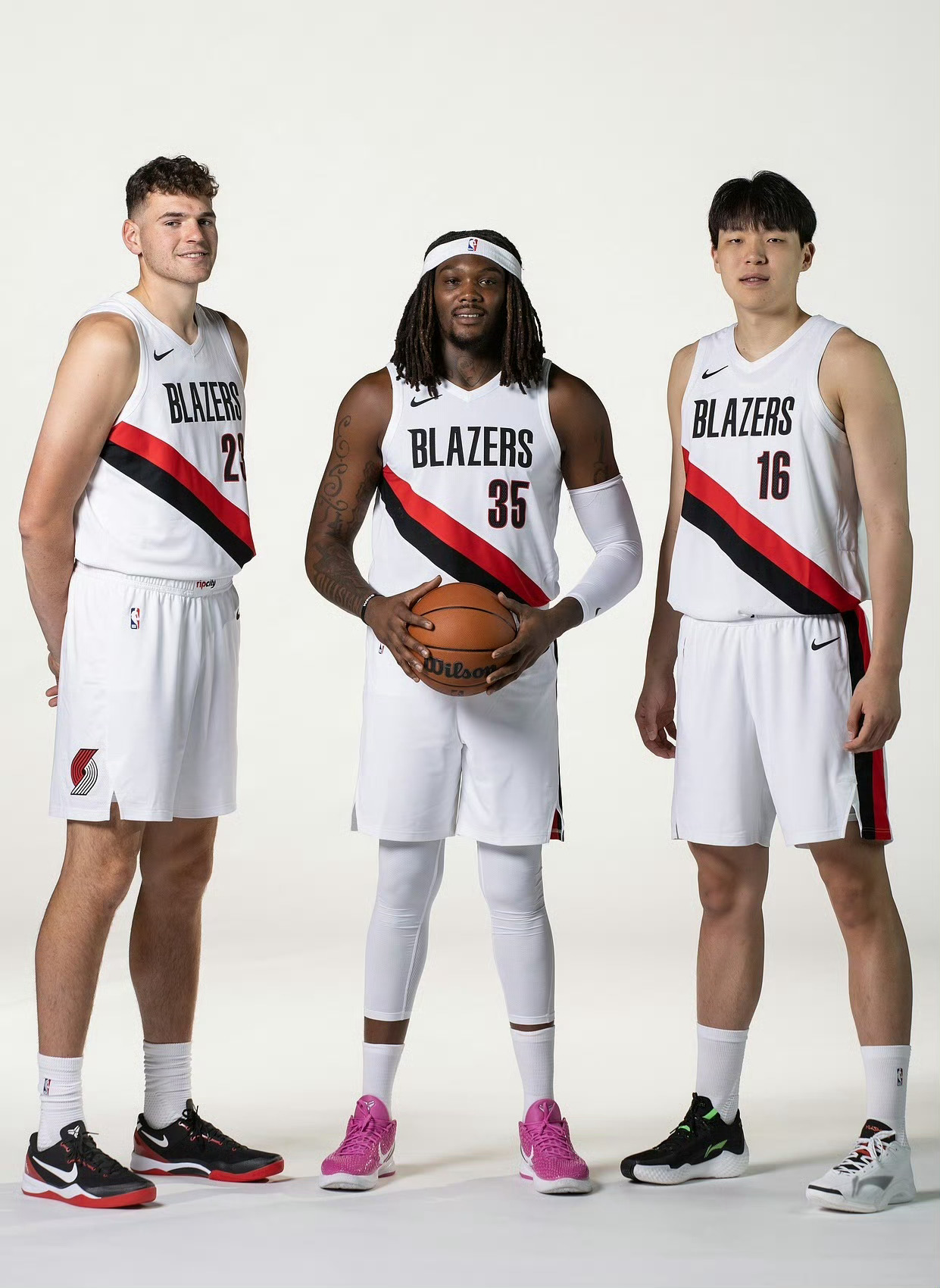 第三中锋的诅咒：杨瀚森打得越“合理”，离轮换就越远