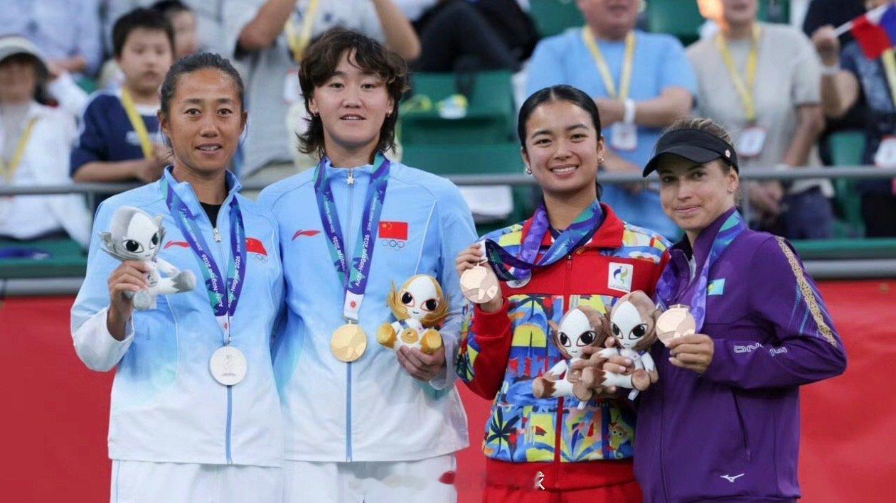 #中国队已收获162金81银73铜#
中国体育代表团162金牌81银牌73铜牌
2026年10月2日第20届亚运会开幕式后第13比赛日，中国体育代表团在射箭、拳击、皮划艇激流回旋、网球、场地自行车、柔道、跆拳道等项目中夺得7金牌10银牌10铜牌 还有最后两个比赛日，中国健儿继续加油！ ​