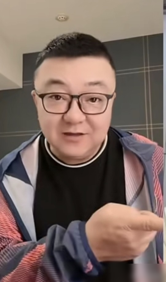 0比5输巴勒斯坦，评论区没炸，董路先炸了。
他说防线像撒了一层石灰，风一吹就散。话难听，但你翻翻数据，真没法反驳。控球不到四成，上半场让人射了9脚，自己就2脚。第16分钟刘洋解围踢空，22分钟被反越位打穿，半场0比3，门将下半场还漏一个。
对面首发身价785万欧，国足342万。人家好几个在欧洲南