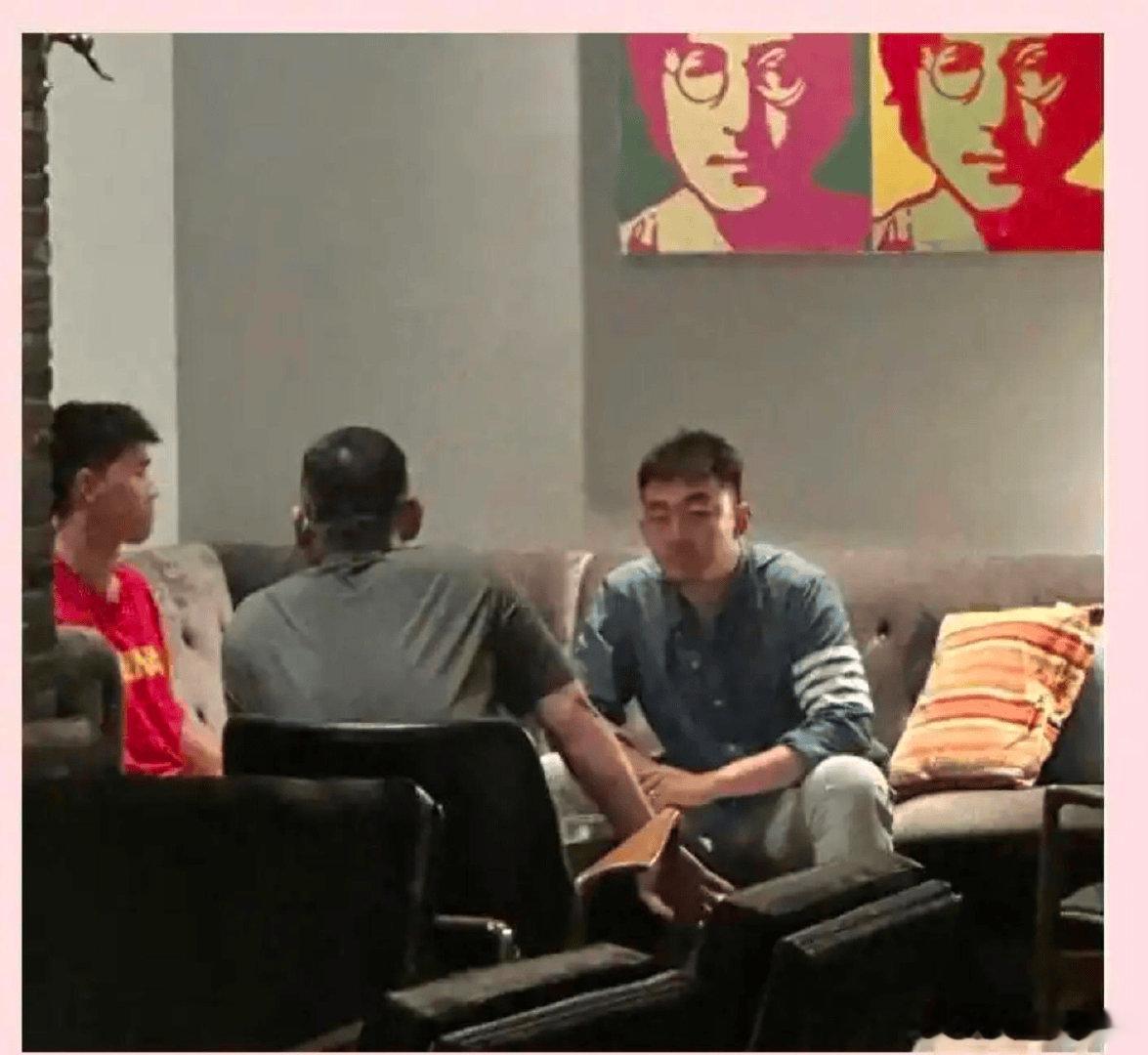 像素越低，故事越多

#中国男篮# ​