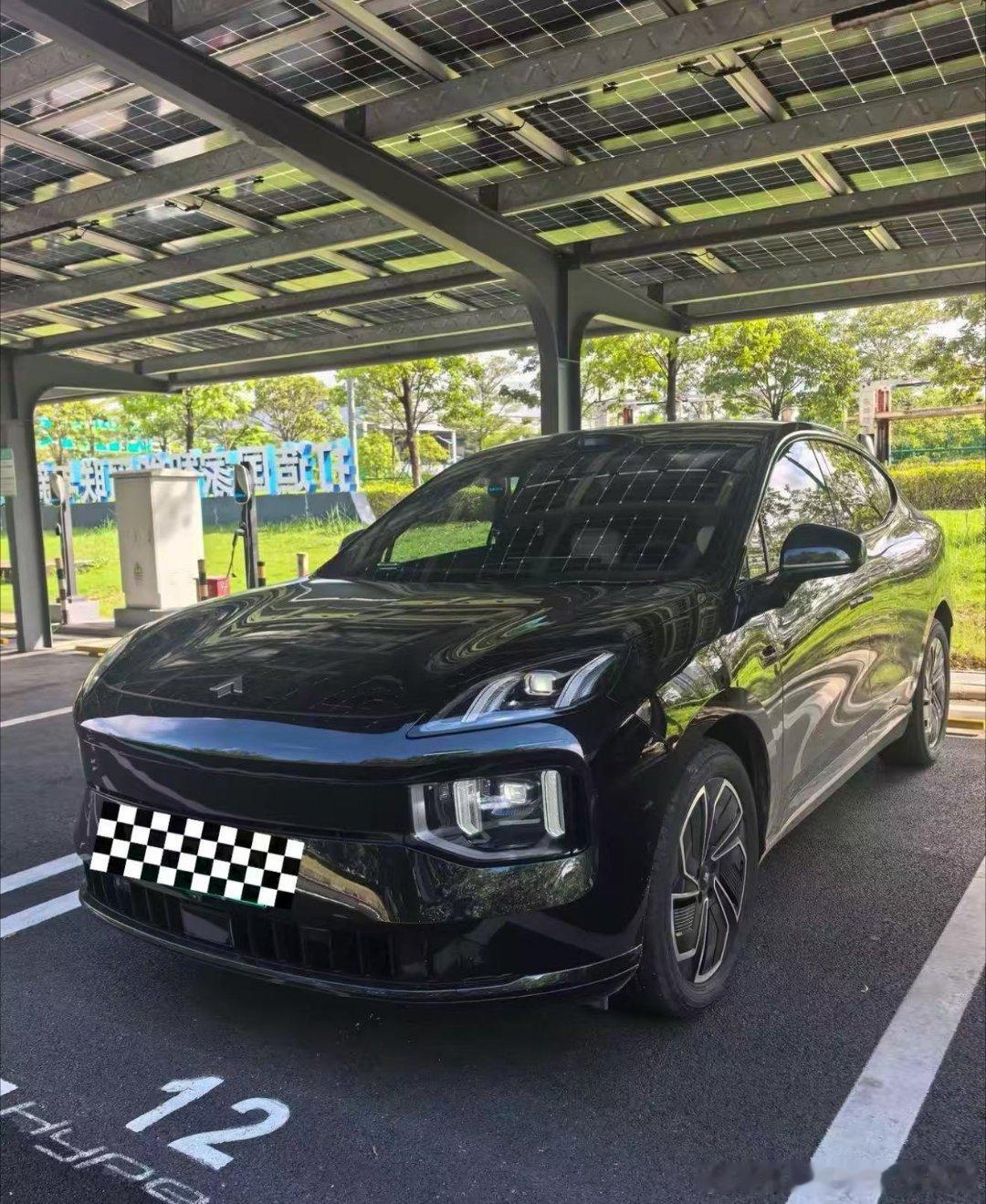 昊铂S600配齐我的满意生活
提了昊铂S600。日常出行幸福感直接拉满。不管是早晚通勤赶路，还是周末出门散心，而且双腔空悬、大空间加上全系标配激光雷达，满配实力，让我对理想座驾心生向往。对生活品质更加期待。#好友玩昊车##广汽昊铂##20万内满配运动SUV# ​