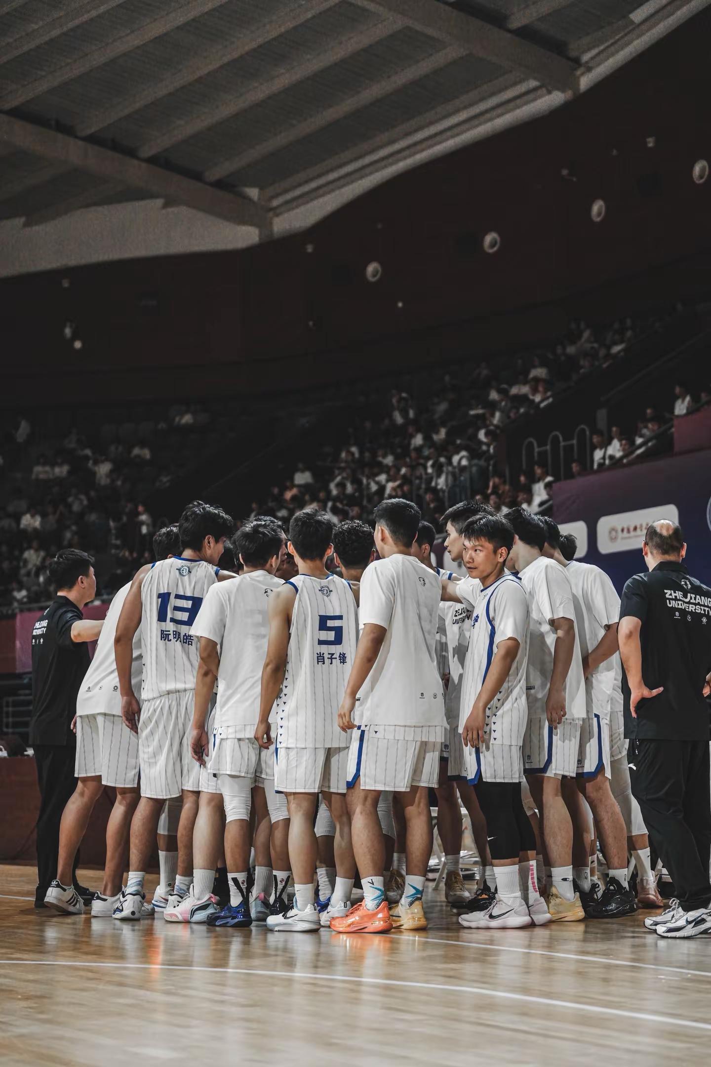 体育摄影｜浙大的新老交替期。📷：共由浙江大学 浙江大学男子篮球队 zuba