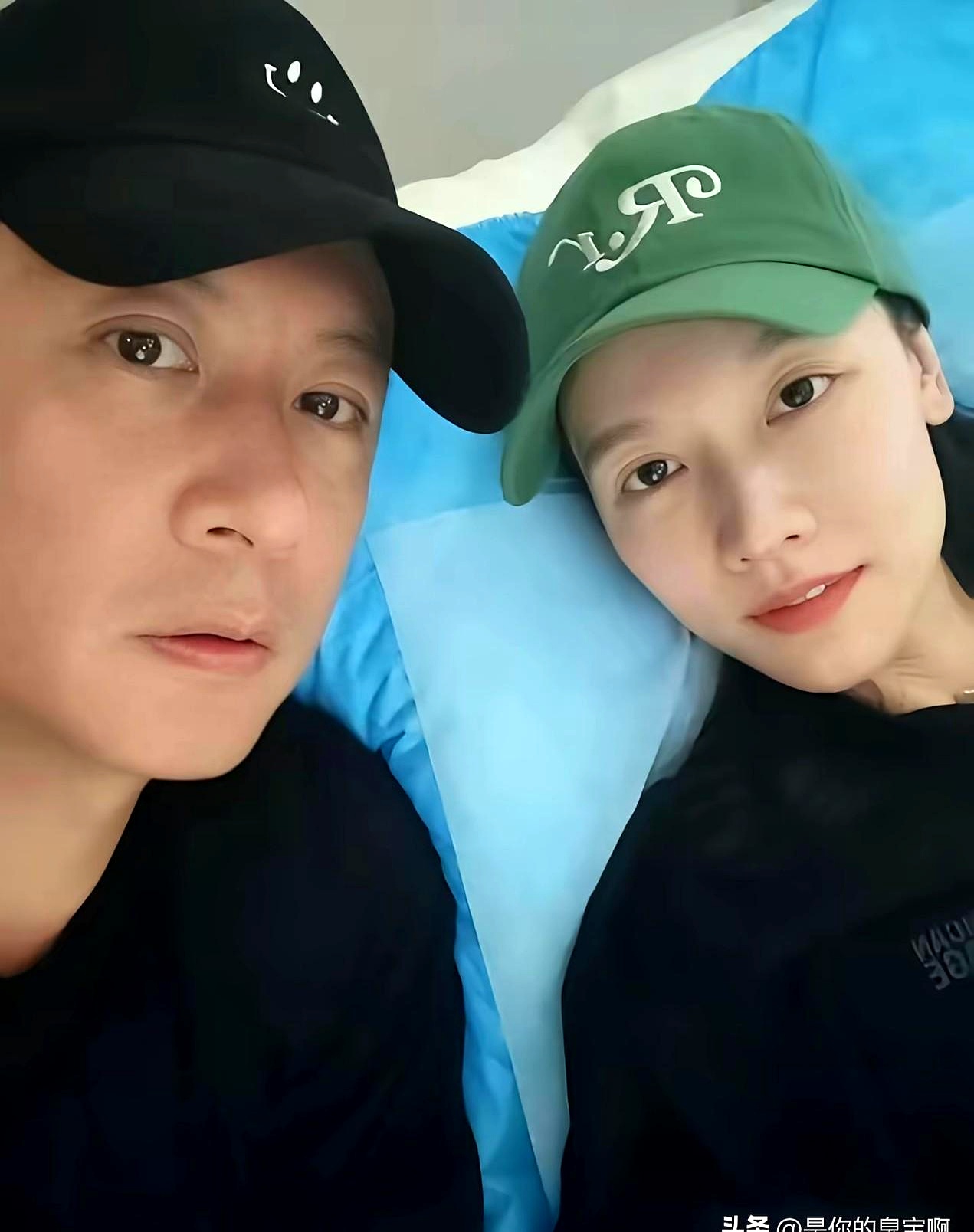 孙骁骁怀二胎的消息一出，很多人这才看明白，她当年为什么宁可错过下跪求婚的李响，也要转身嫁给任重。
 

大多数男人陪老婆产检，要么嫌工作忙抽不开身，要么在医院走廊打游戏，全程敷衍。
 

唯独任重陪产检时，状态松弛得像在看电影，把娇气和麻烦全盘接住，给足了安全感。
 

李响当年爱得轰轰烈烈，甚至在