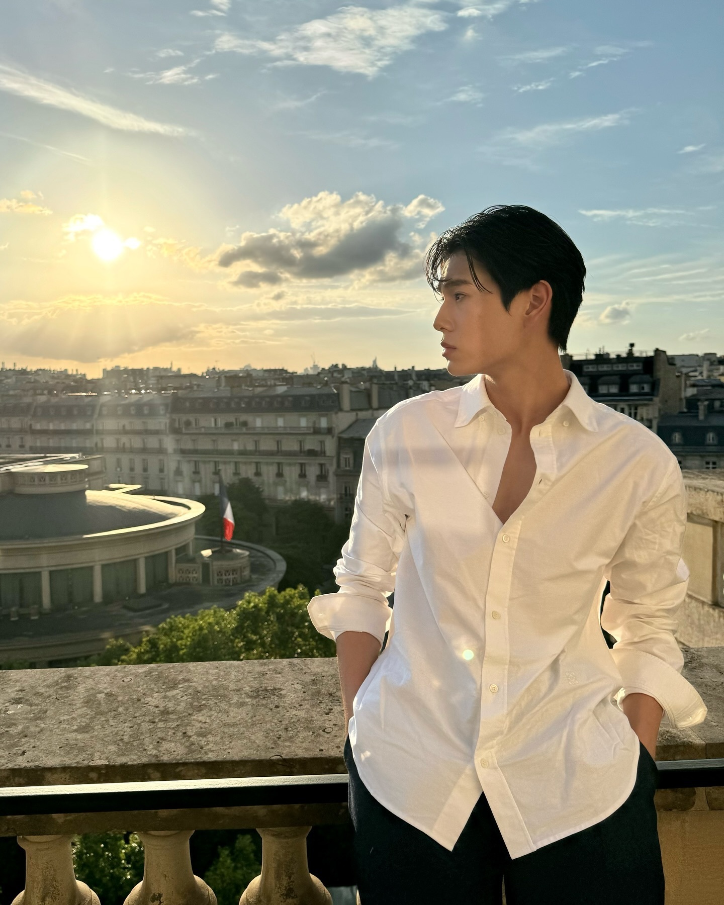 #phuwintang# 📸 cr.tawan_v    

🎂 To Polcangin 💙

我对大阳哥跟phuwin关系的了解程度大概就是知道p4是他俩24年合唱Lovers Again时期[捂嘴哭] ​