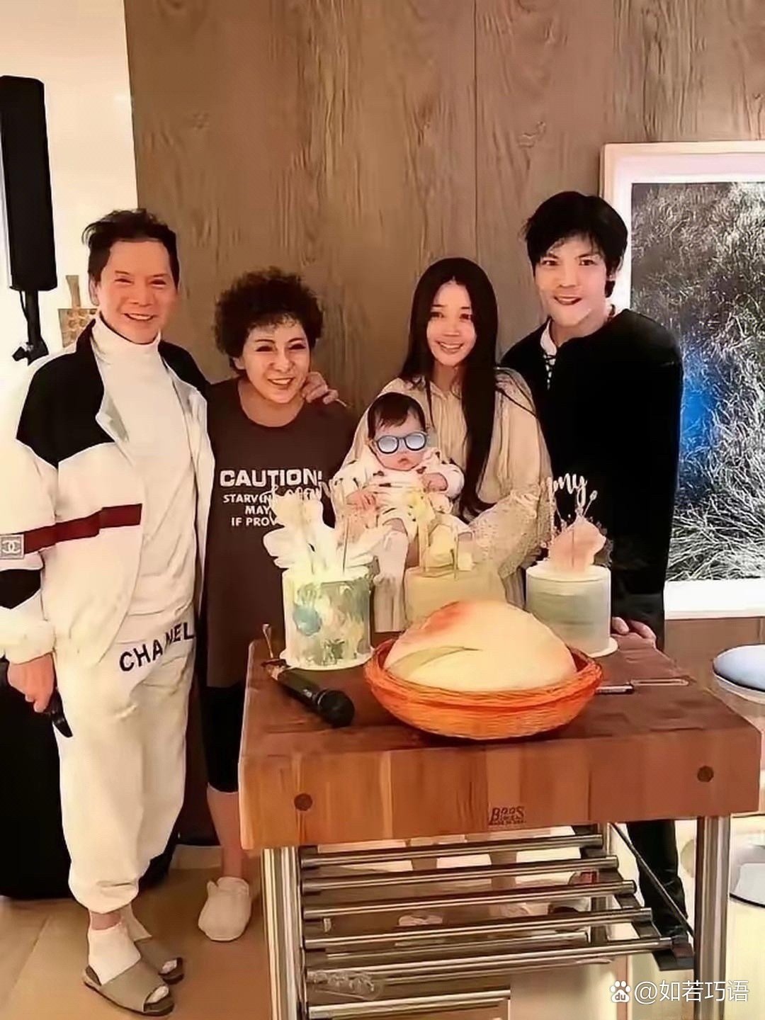 向太最骄傲的资产不是12亿，是她孙女这张脸。5岁小奶黄正脸一曝光，网友直接炸了！瓜子脸、大眼睛、混血感，简直郭碧婷复制粘贴。 ​