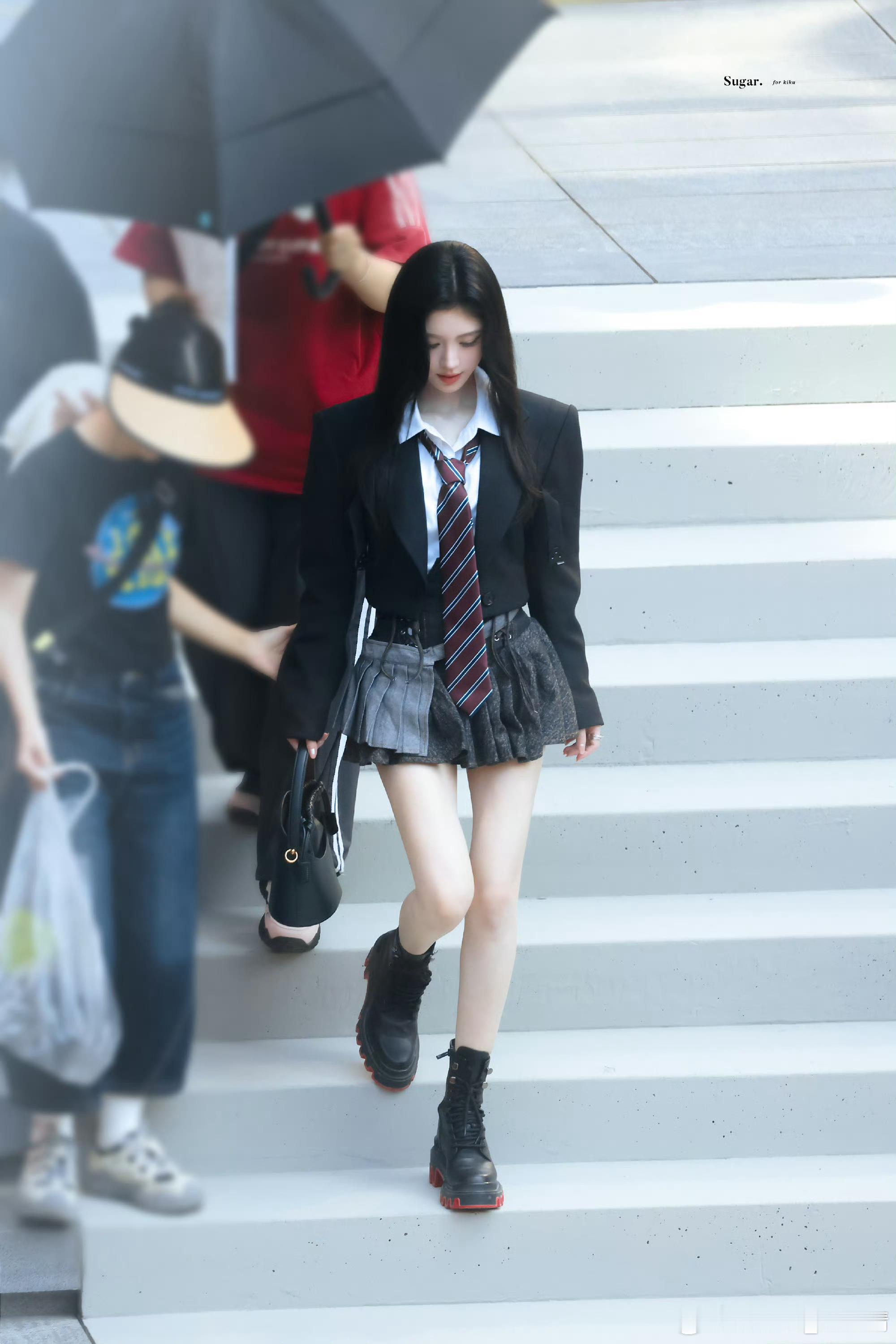 鞠婧祎[超话] jjy鞠婧祎苏绿夏 jjy鞠婧祎万花世界 以热爱祖国为荣、以危害祖国为耻。以服务人民为荣、以背离人民为耻。以崇尚科学为荣、以愚昧无知为耻。社会主义核心价值观，既立足于马克思主义科学的价值理念和追求，又渊源于中华民族优秀的传统文化。​​​
