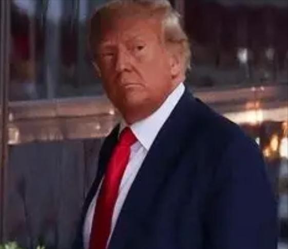 中美贸易战，现在已经不是什么芯片、加税、逆差的问题了。现在美国就是一门心思想要强迫中国，参加对俄罗斯的围剿。一旦中国上当，等俄罗斯垮了，美国就可以举全西方之力对付中国了。

中美贸易战打了这么多年，关税加了又降，谈判谈了又谈。表面争的是商品价格、芯片技术和贸易逆差，背后牵动的却是越来越复杂的大国战略