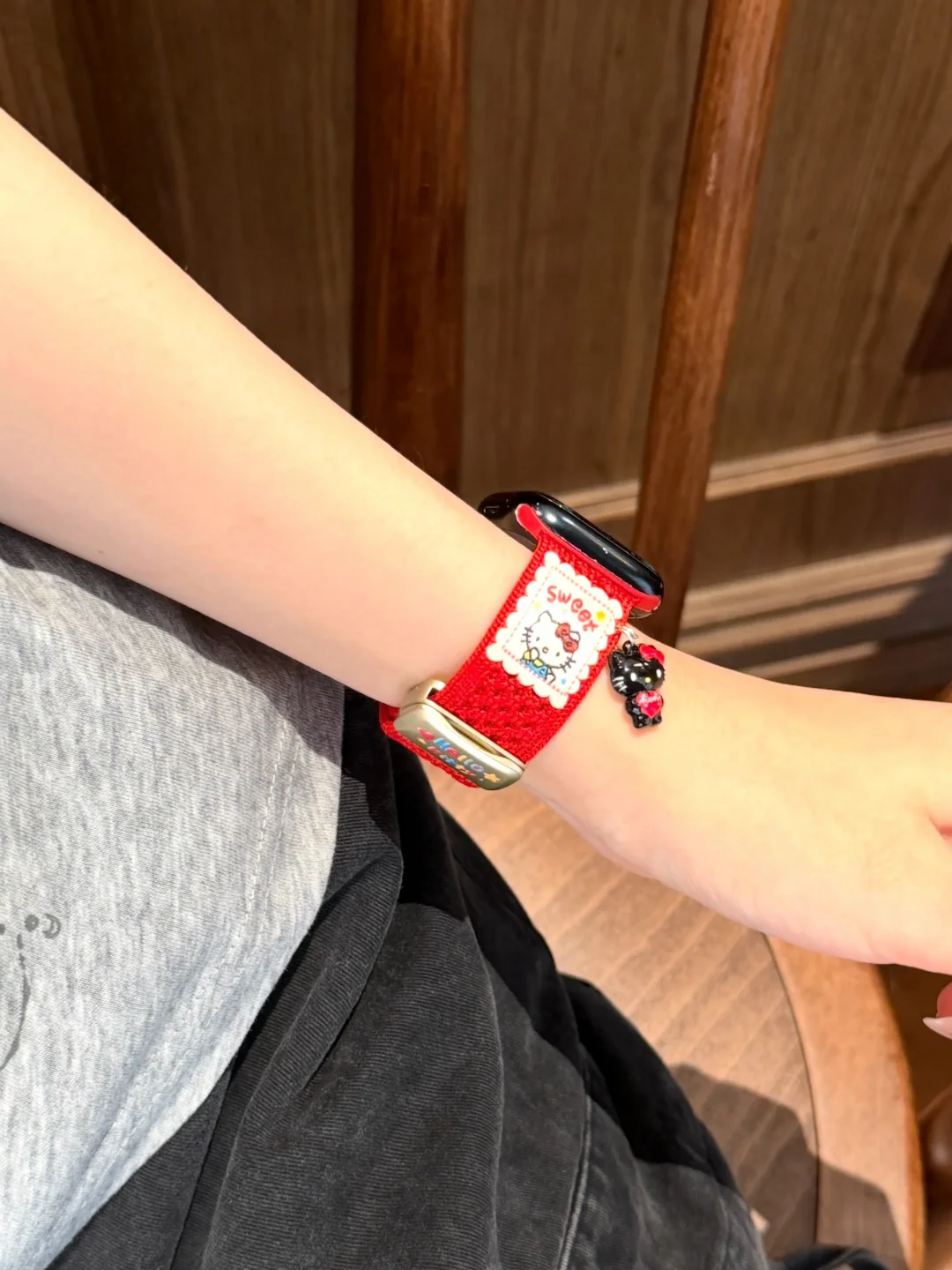 红色系kitty很亮眼！！🎀谁能不爱呀…