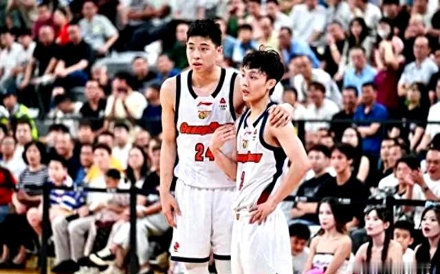 北京时间10月22日晚，CBA常规赛第三轮，广东男篮坐镇主场迎战浙江广厦。
 

最终全场比赛结束，广东以96比78大胜广厦，顺利拿下新赛季的首胜。
 

赛后广厦主帅王博一针见血点出了双方的差距所在，这番总结确实很实在。
 

谁能想到开局顺风顺水拿下两连胜的广厦，到了客场会被逼到悬崖边上的广东打