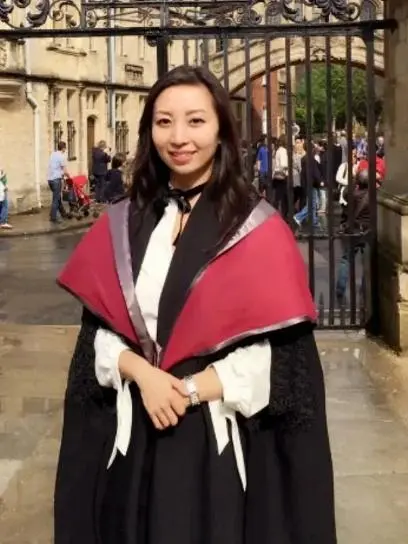 2024年5月18日，宾夕法尼亚大学的毕业典礼上，梁周洋见证了历史性的一刻——学