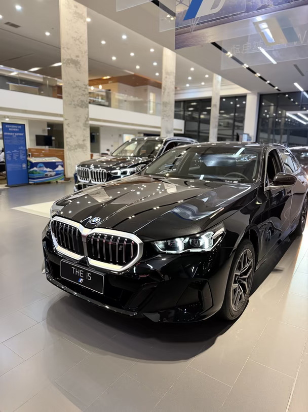 26万+开走宝马i5 eDrive35L 现车！