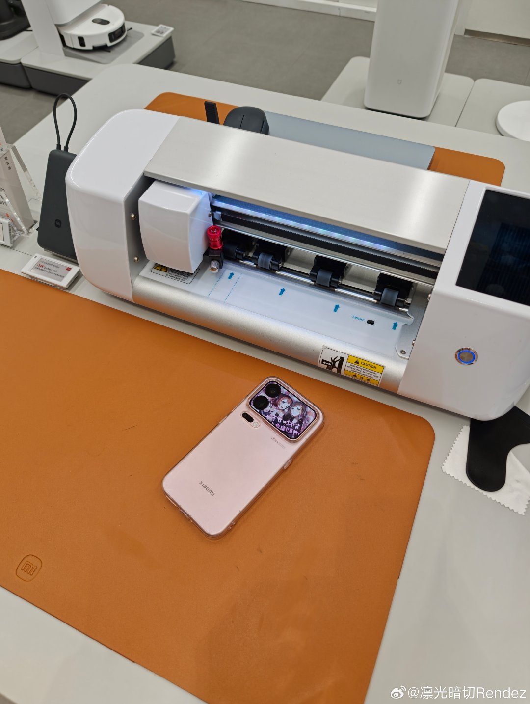 我终于抢到券可以给18 Pro Max贴膜了[泪][泪][泪] ​
