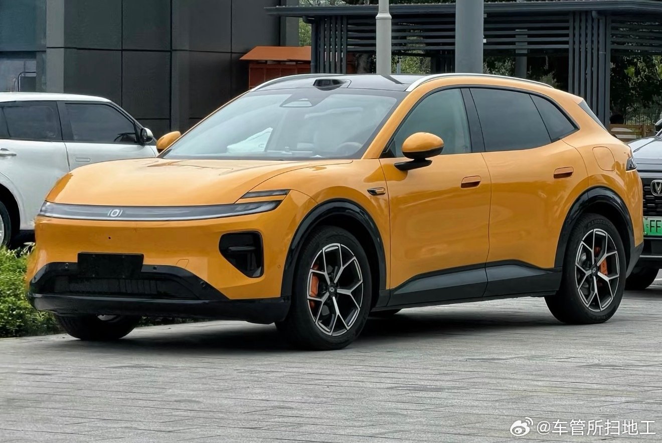启源Q06新配色？还是贴的膜？#长安汽车 ​